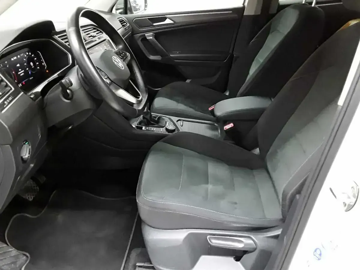 Gebraucht VW Tiguan Allspace Elegance 200 PS (147 kW) 2024 Pure white SUV