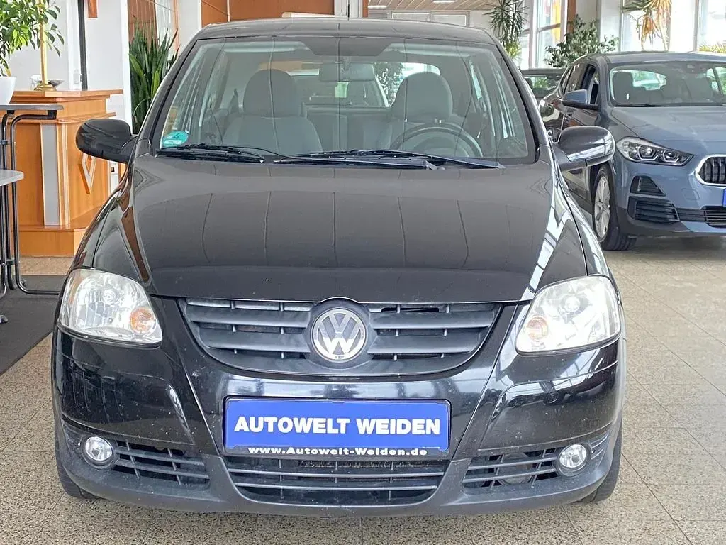 Gebraucht VW Fox Style 54 PS (39 kW) 2010 Schwarz Kleinwagen