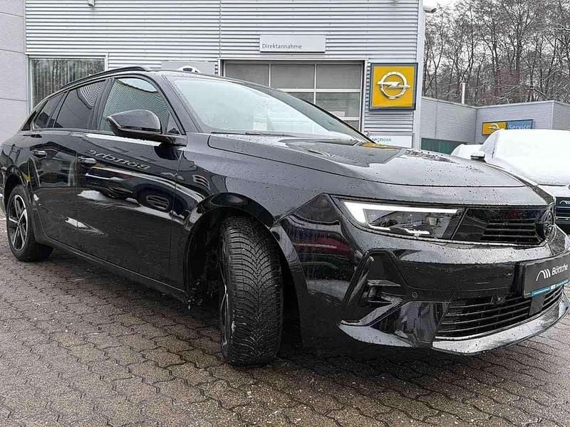 Gebraucht Opel Astra 131 PS (96 kW) 2025 Lackierung schwarz perla nera/ Kombi