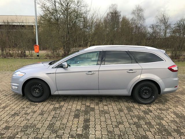 Gebraucht Ford Mondeo Titanium 222 PS (163 kW) 2011 Andere farbe metallic Kombi