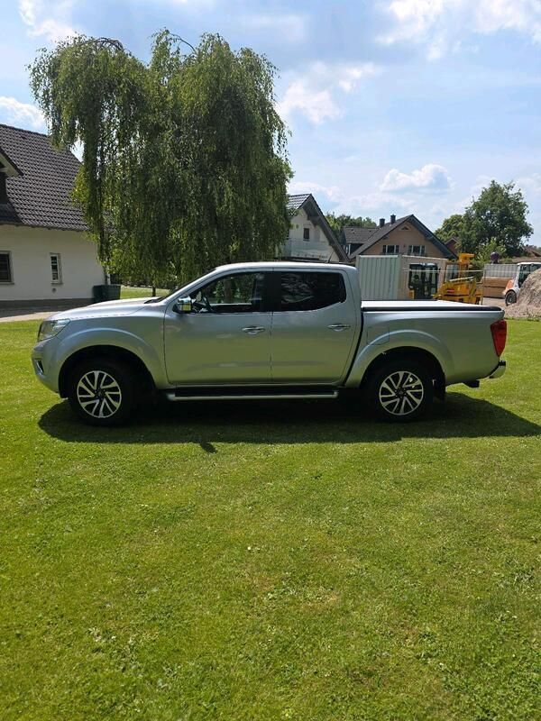 Silber Gebraucht 2017 Nissan Navara Abholung | 23.900 € (Fairer Preis) - Bild 1/4