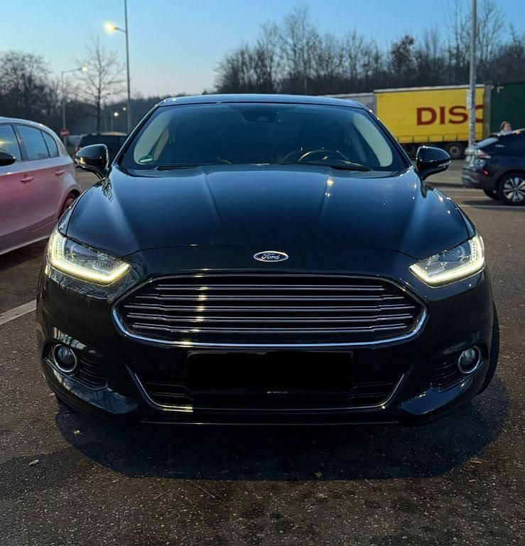 Gebraucht Ford Mondeo Titanium 150 PS (110 kW) 2015 Schwarz Limousine