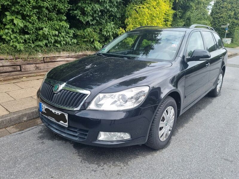 Schwarz Gebraucht 2010 Skoda Octavia Ambiente Kombi | 2.800 € (Superpreis) - Bild 1/4
