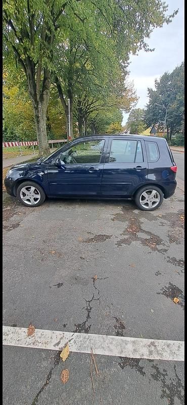 Blau Gebraucht 2006 Mazda 2 Kleinwagen | 600 € (Superpreis) - Bild 1/4