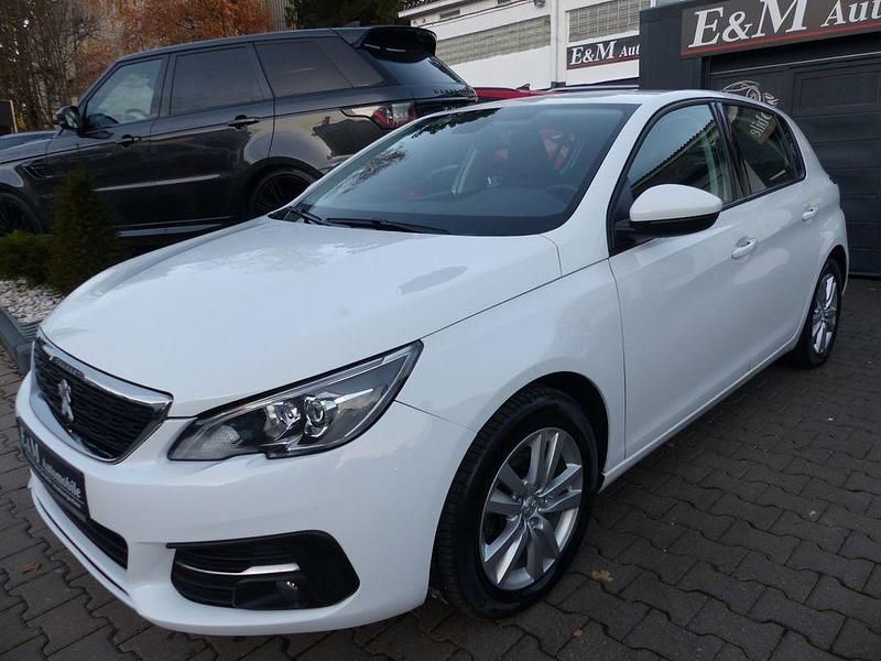 Weiß Gebraucht 2021 Peugeot 308 Active Limousine | 13.680 € (Fairer Preis) - Bild 1/4