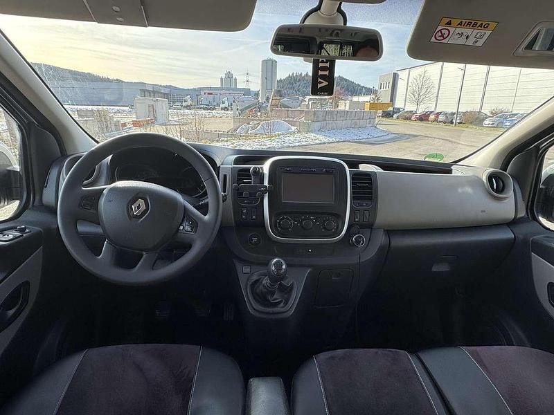 Gebraucht Renault Trafic Expression 145 PS (106 kW) 2016 Grau Van / Kleinbus