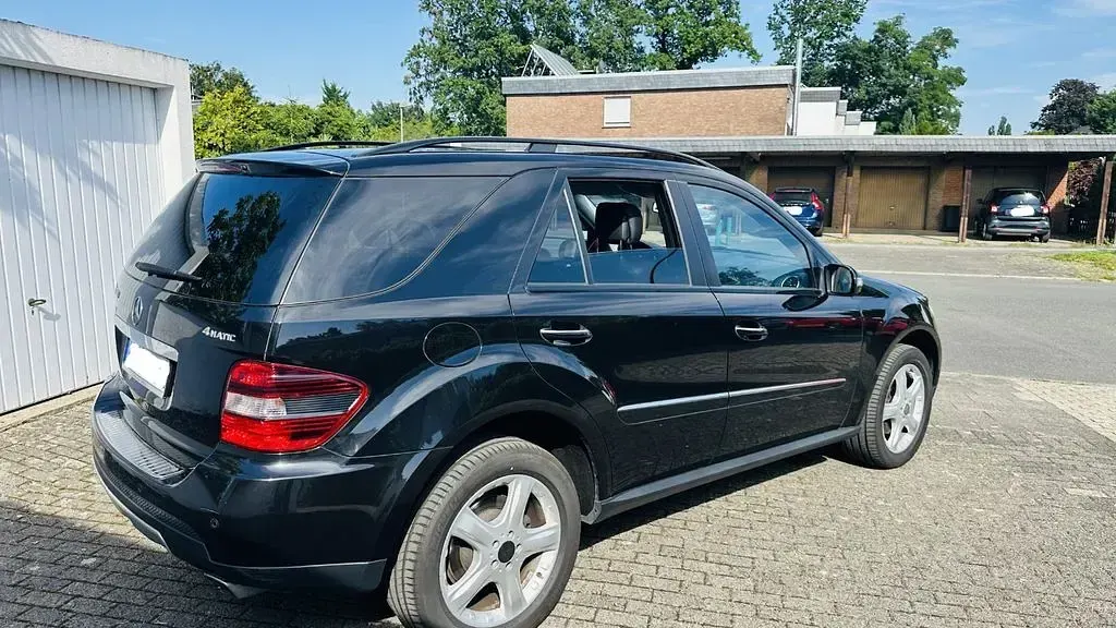 Gebraucht Mercedes ML280 190 PS (139 kW) 2007 Schwarz SUV