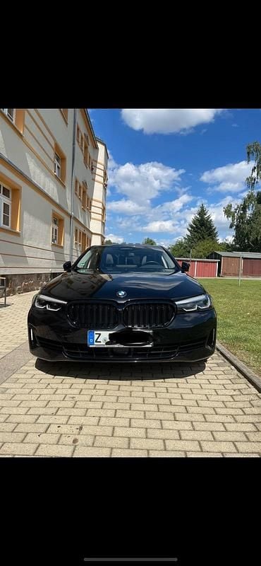 Schwarz Gebraucht 2022 BMW 530 Luxury Line Limousine | 39.999 € (Etwas zu teuer) - Bild 1/3