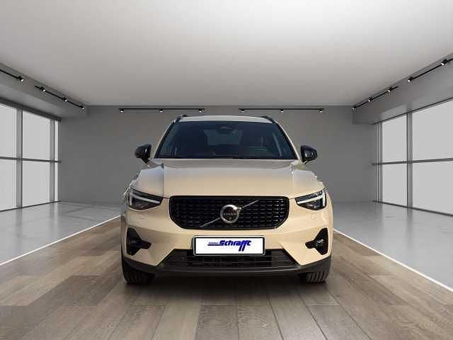 Gebraucht Volvo XC40 145 PS (106 kW) 2025 SUV