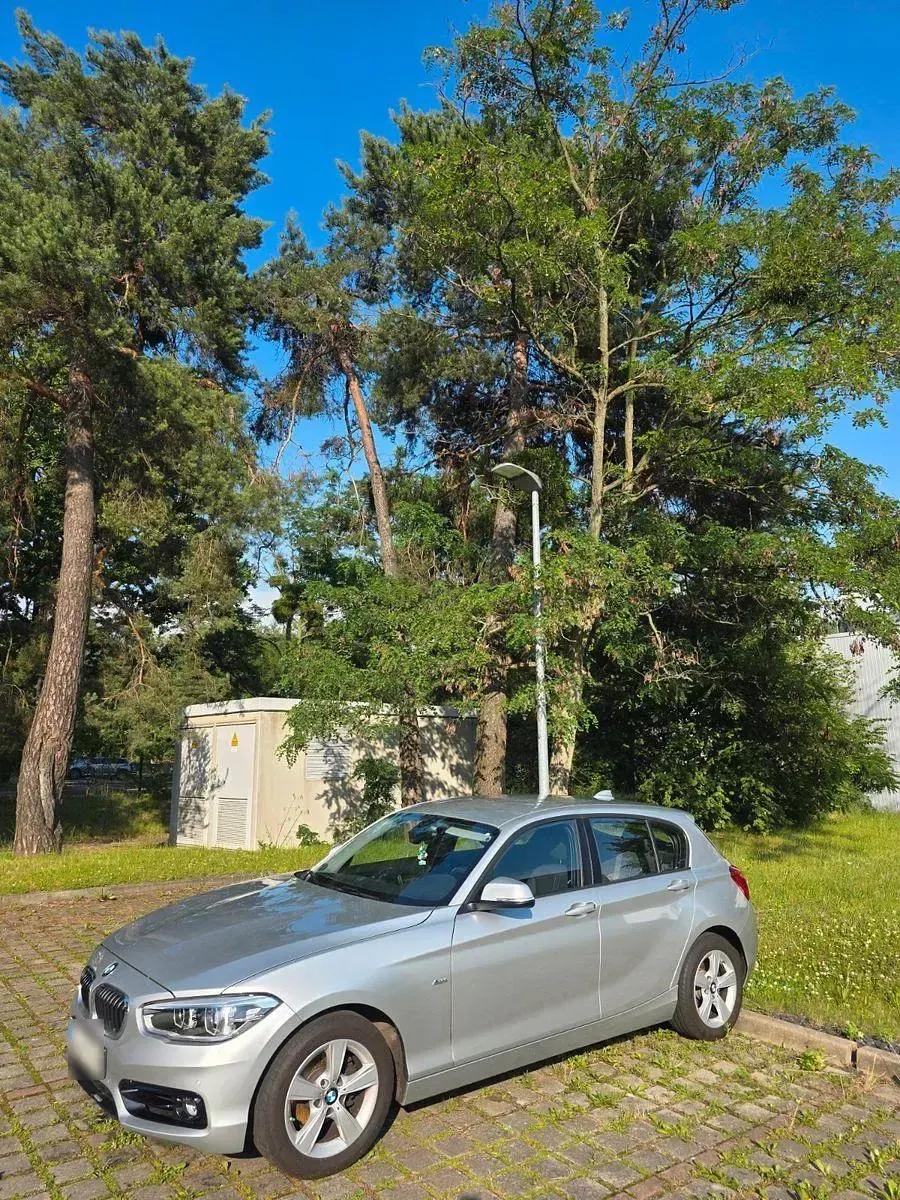 Gebraucht BMW 118 Sport Line 150 PS (110 kW) 2017 Grau Limousine