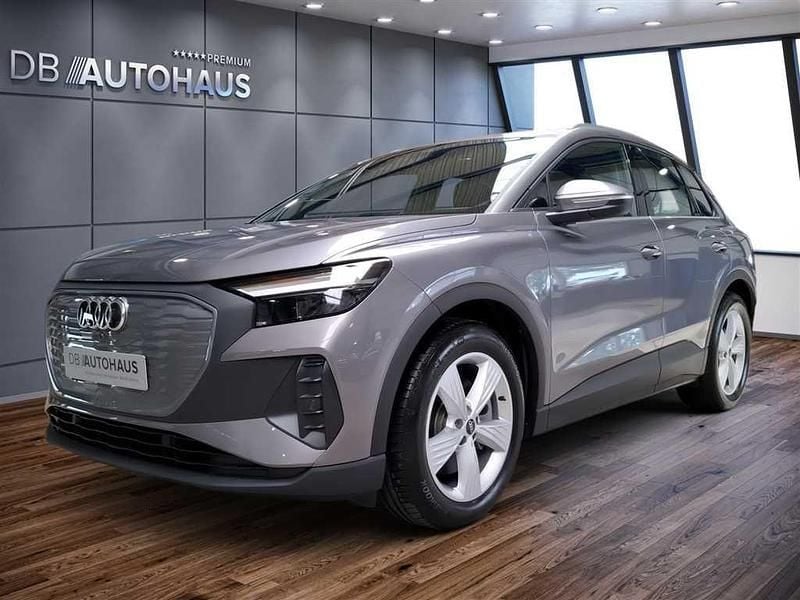 Grau Gebraucht 2023 Audi Q4 e-tron Comfort SUV | 30.890 € (Superpreis) - Bild 1/4