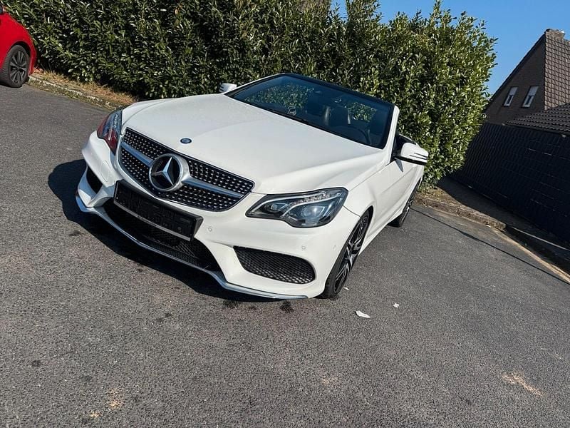 Gebraucht Mercedes E350 AMG 252 PS (185 kW) 2015 Weiß Cabrio