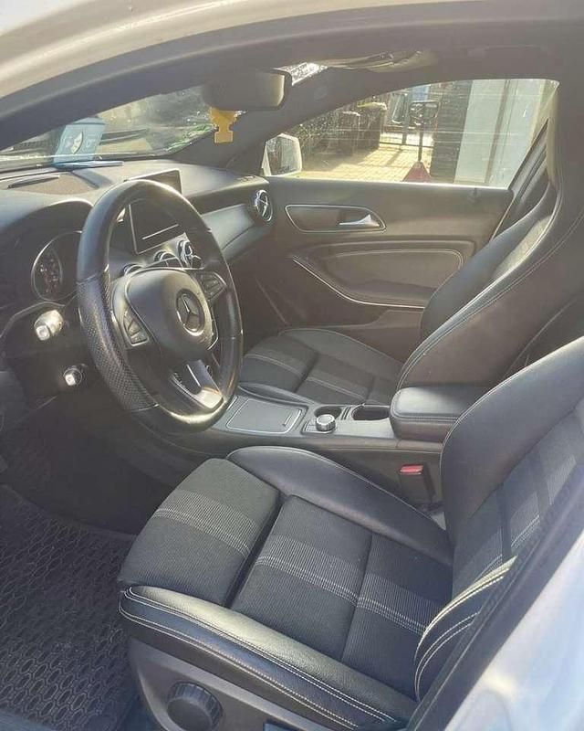 Gebraucht Mercedes GLA200 Style 156 PS (114 kW) 2019 Weiß SUV