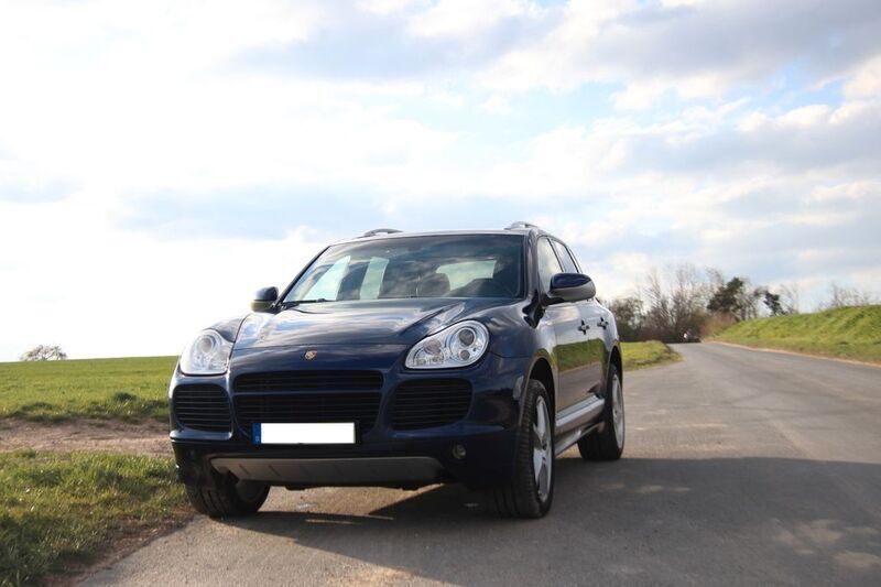 Blau Gebraucht 2006 Porsche Cayenne Turbo S SUV | 19.999 € - Bild 1/4