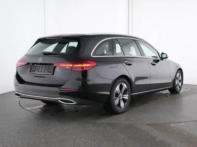 Gebraucht Mercedes C220 Avantgarde 197 PS (144 kW) 2025 Lack obsidianschwarz Kombi