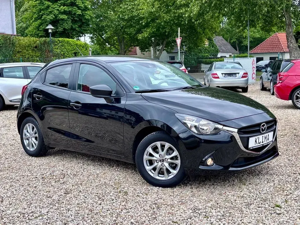 Gebraucht Mazda 2 Edition 90 PS (66 kW) 2015 Schwarz Limousine