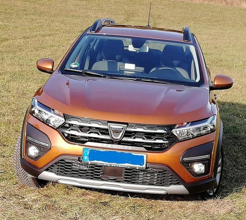 Orange Gebraucht 2021 Dacia Sandero Comfort Kleinwagen | 11.750 € (Guter Preis) - Bild 1/4