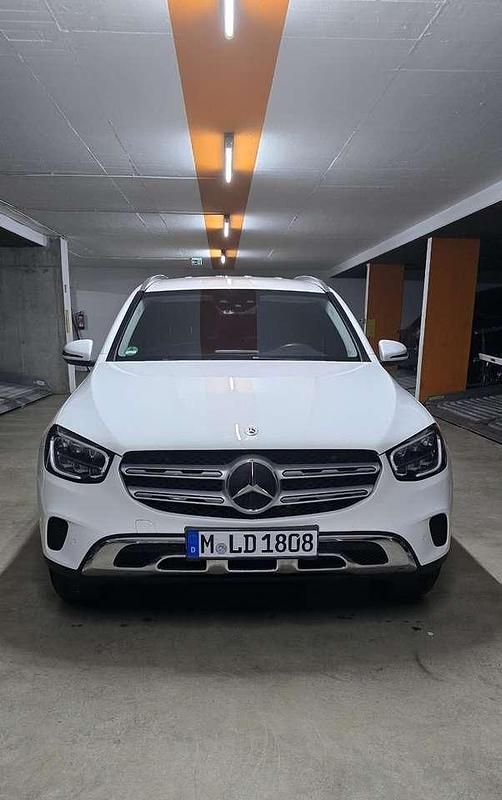 Weiß Gebraucht 2019 Mercedes GLC300 SUV | 33.000 € (Fairer Preis) - Bild 1/4