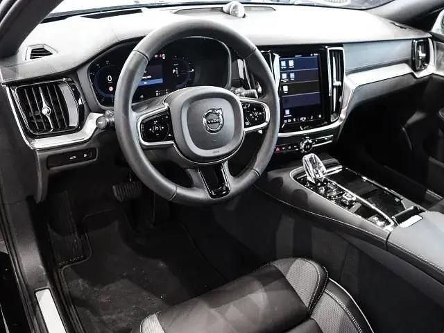 Gebraucht Volvo V60 Ultra 455 PS (334 kW) 2024 Onyx black / metallic Kombi