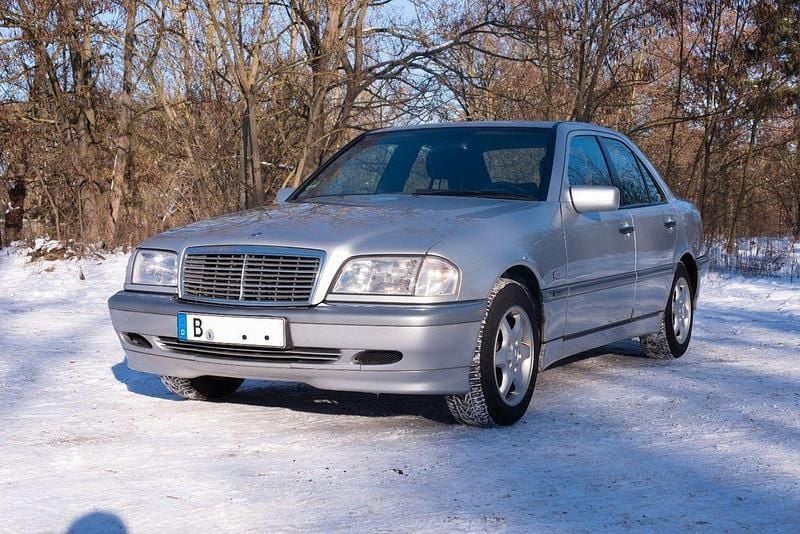 Silber Gebraucht 1998 Mercedes C180 Elegance Limousine | 1.499 € (Superpreis) - Bild 1/4