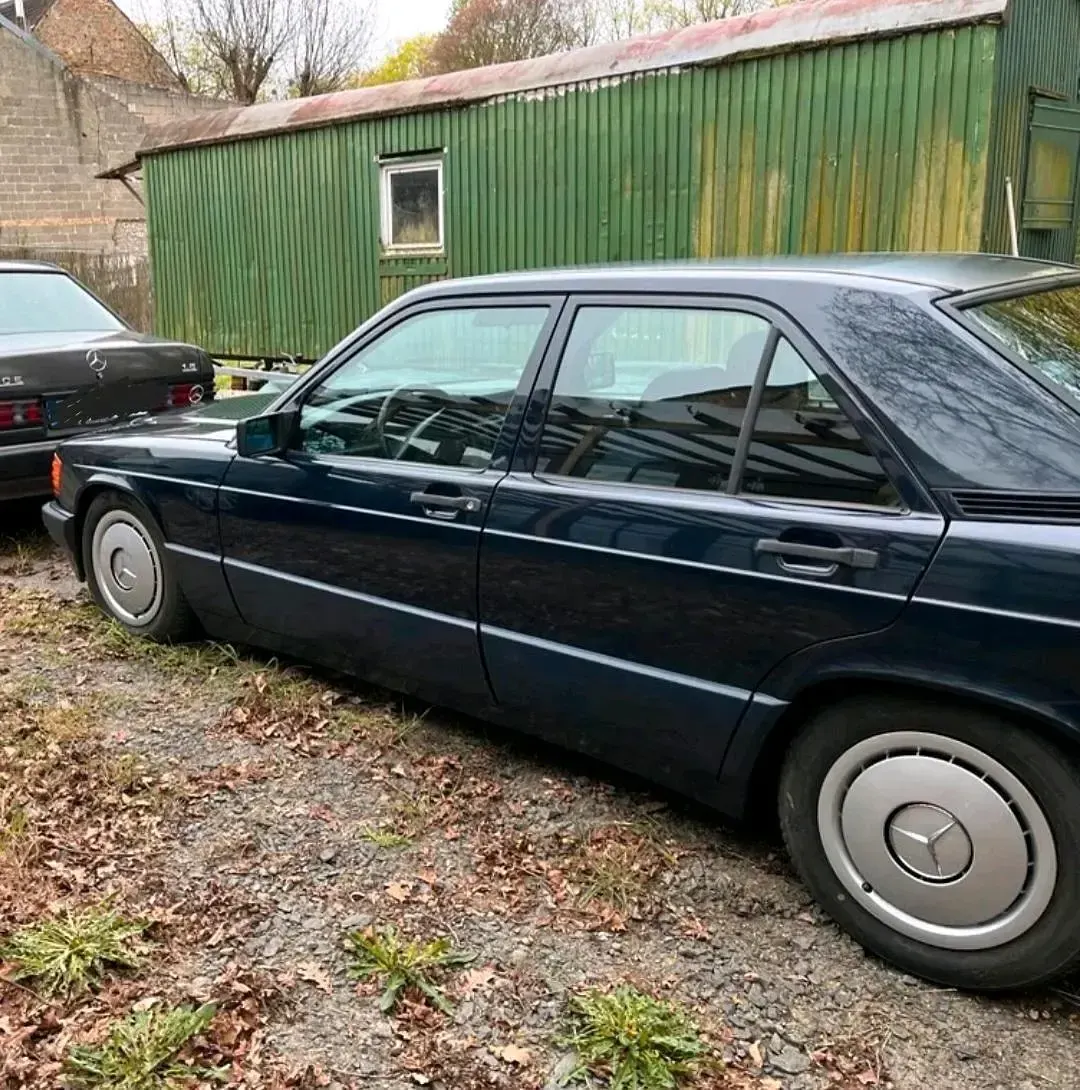 Gebraucht Mercedes 190 109 PS (80 kW) 1992 Blau Limousine