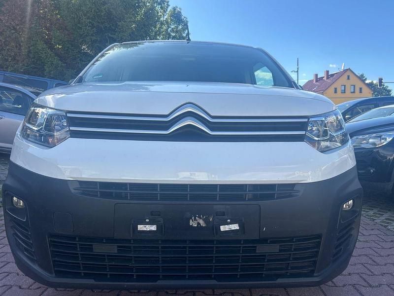 Weiß Gebraucht 2019 Citroën Berlingo Van / Kleinbus | 6.600 € (Teuer) - Bild 1/4