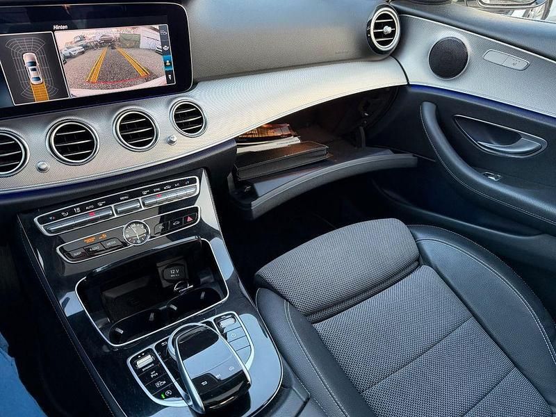 Gebraucht Mercedes E220 Avantgarde 194 PS (142 kW) 2016 Weiß Limousine