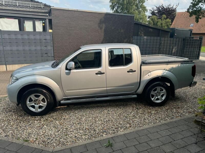 Gebraucht Nissan Navara 190 PS (139 kW) 2011 Silber Pickup