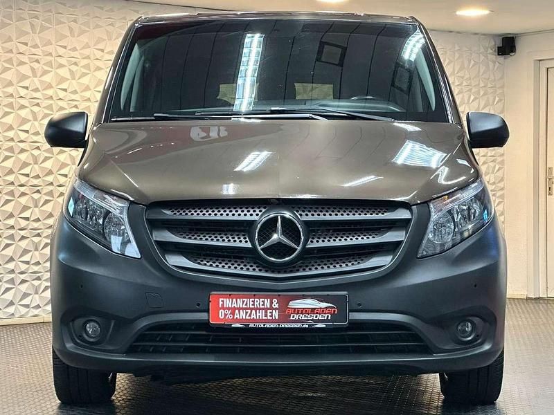 Gebraucht Mercedes Vito 190 PS (139 kW) 2017 Dolomitbraun metallic Van