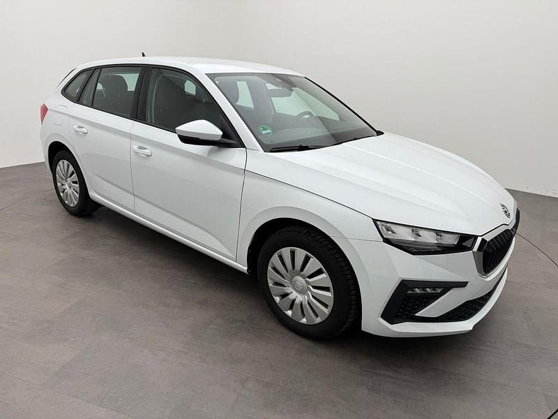 Gebraucht Skoda Scala Essence 95 PS (69 kW) 2025 Weiß Kleinwagen