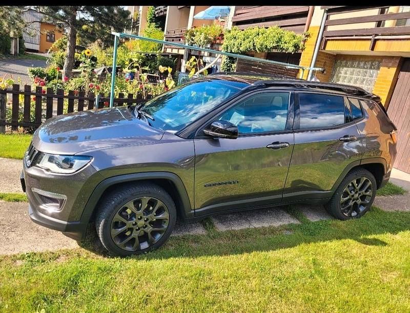 Gebraucht Jeep Compass Limited 241 PS (177 kW) 2021 Grau SUV