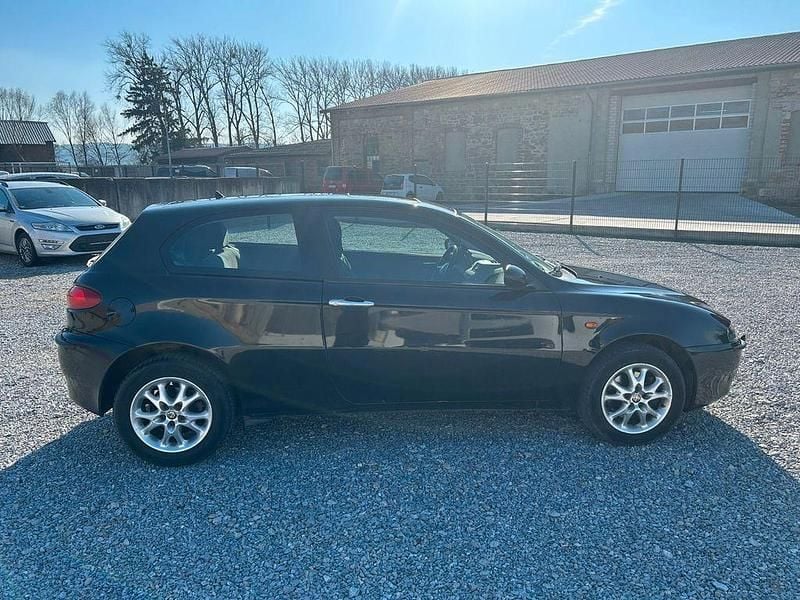 Gebraucht Alfa Romeo 147 Progression 105 PS (77 kW) 2002 Schwarz Kleinwagen