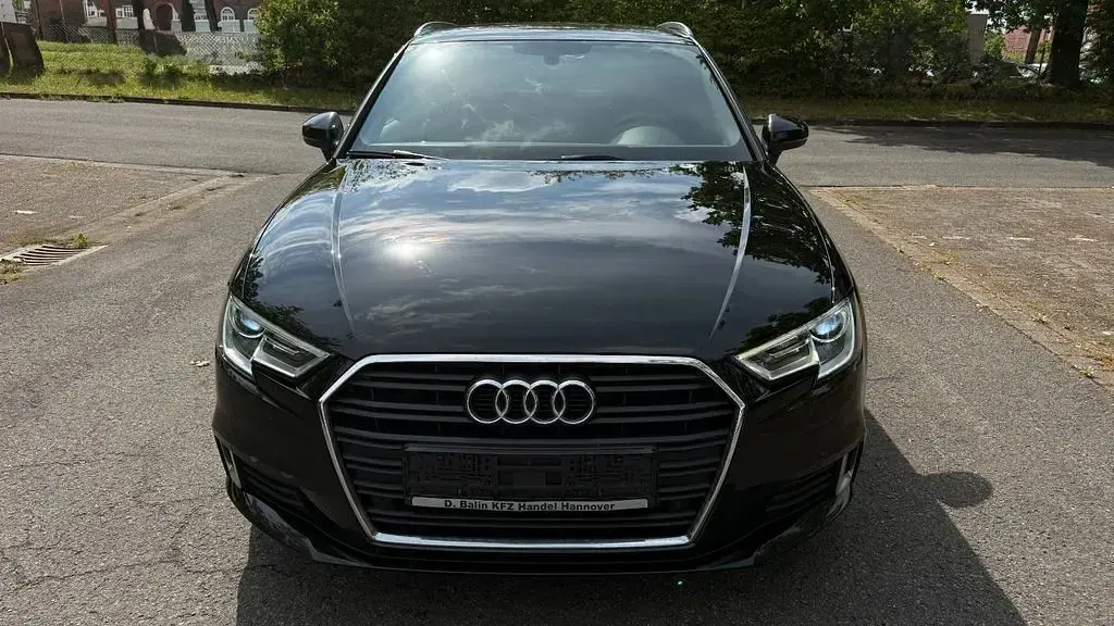 Second-hand Audi A3 S-Line 150 CP (110 kW) 2020 Negru Berlinǎ