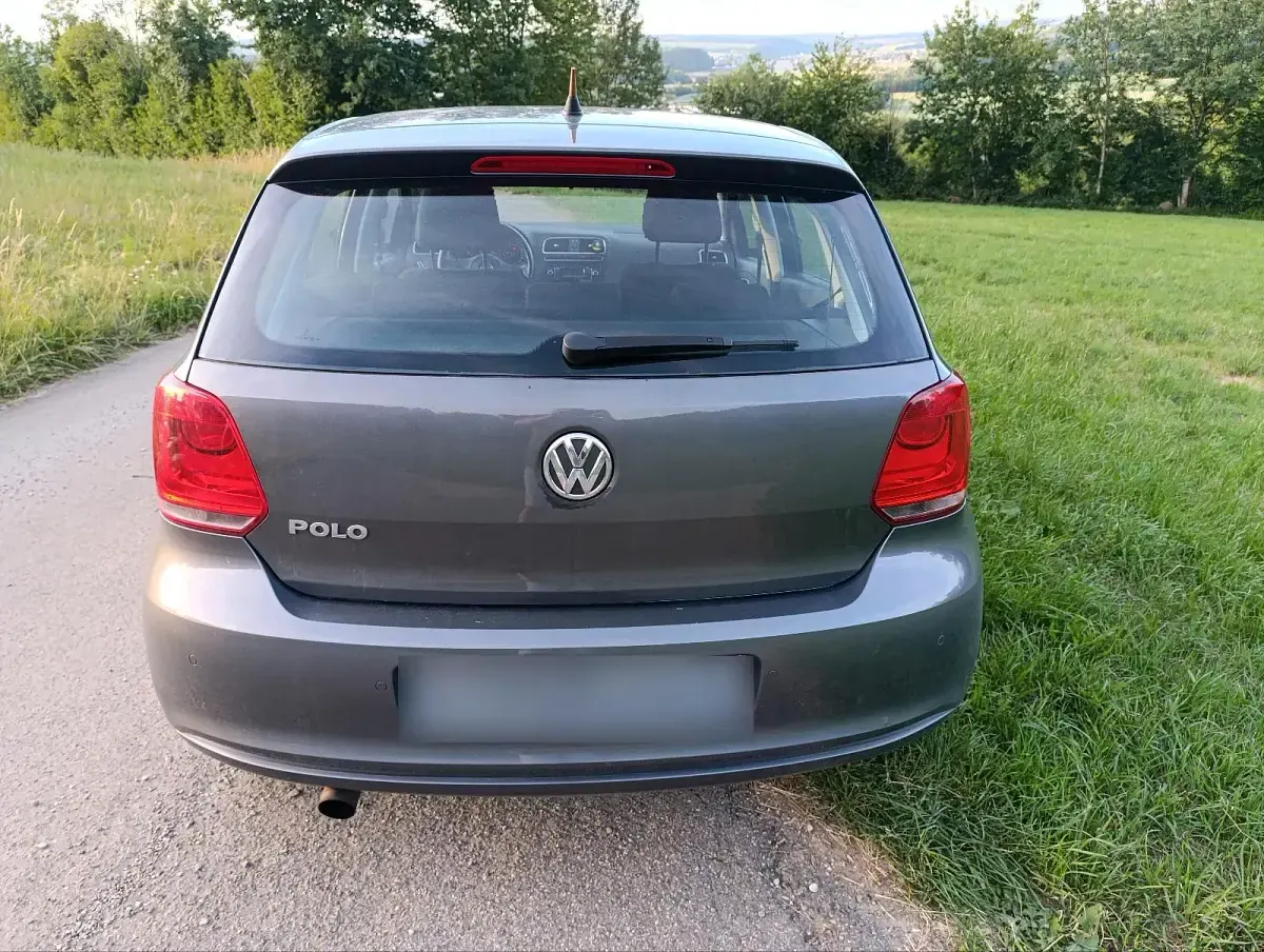 Gebraucht VW Polo 90 PS (66 kW) 2010 Grau Kleinwagen