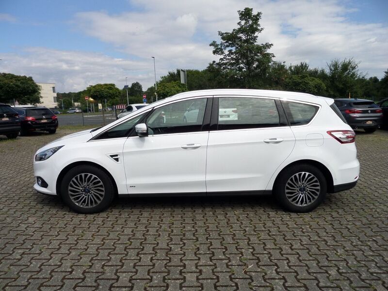 Weiß Gebraucht 2018 Ford S-MAX Titanium Van / Kleinbus | 11.490 € (Superpreis) - Bild 1/4