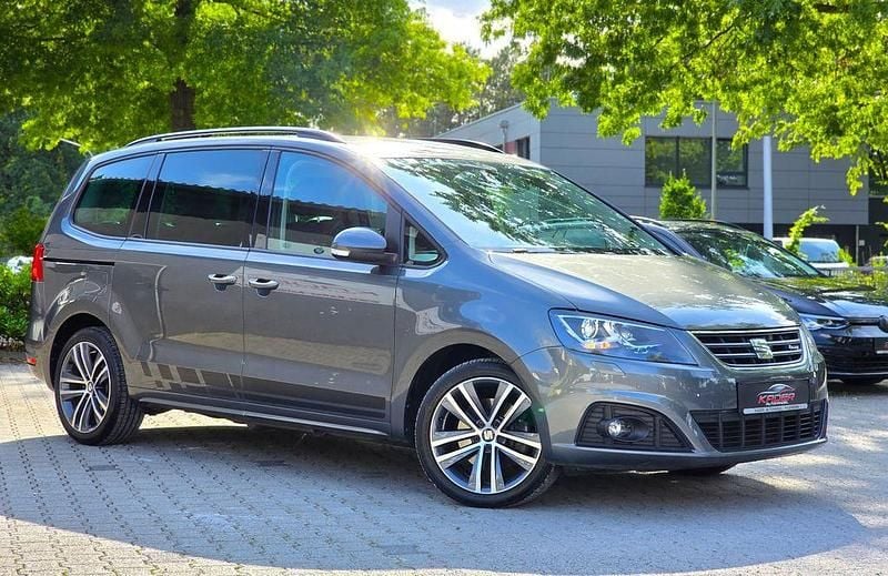 Grau Gebraucht 2017 Seat Alhambra FR-Line Van / Kleinbus | 15.990 € (Fairer Preis) - Bild 1/4