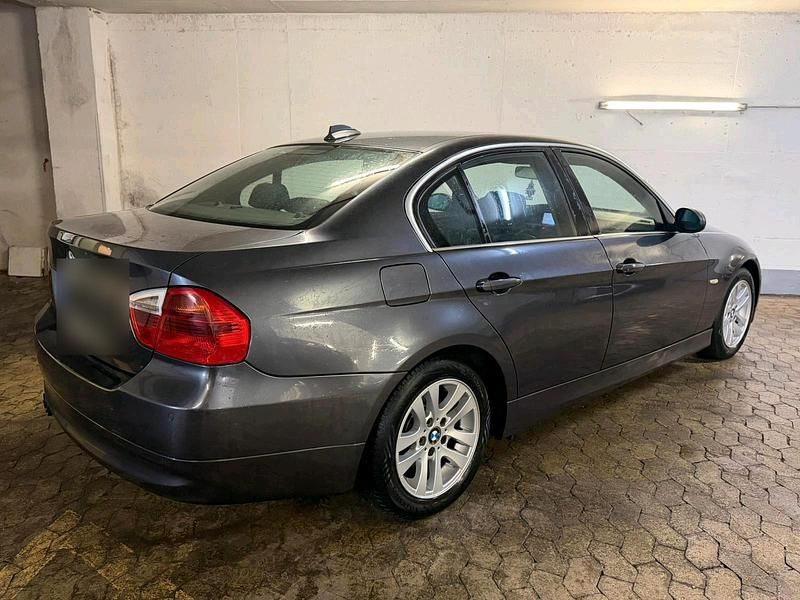 Gebraucht BMW 325 218 PS (160 kW) 2008 Grau Limousine