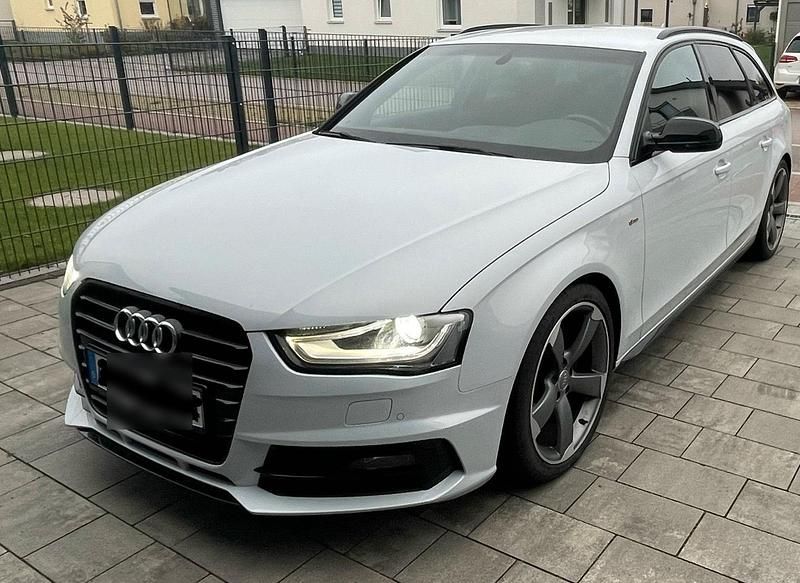Grau Gebraucht 2015 Audi A4 S-Line Kombi | 21.900 € - Bild 1/4