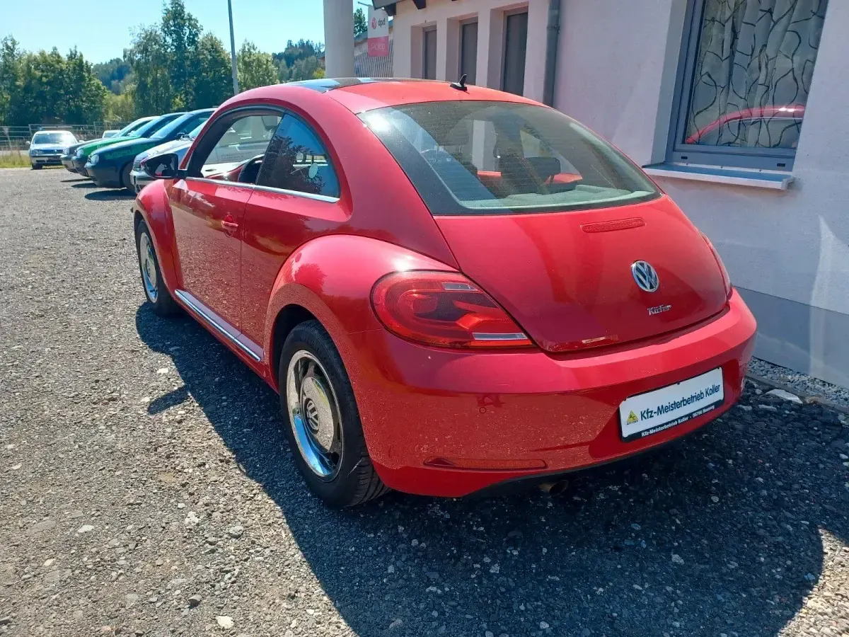 Gebraucht VW Beetle Design 105 PS (77 kW) 2016 Rot Kleinwagen