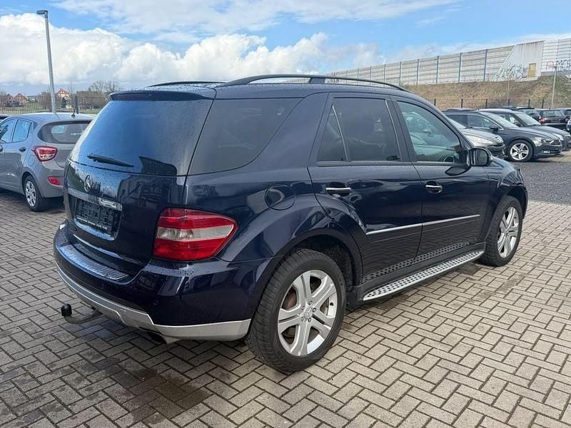 Gebraucht Mercedes ML320 224 PS (164 kW) 2006 Blau SUV