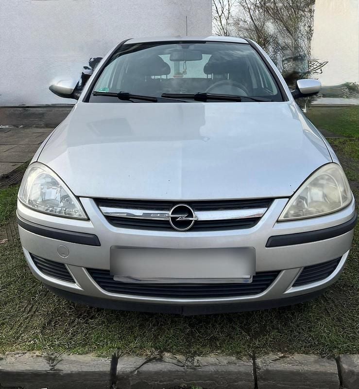 Grau Gebraucht 2004 Opel Corsa Kleinwagen | 600 € (Guter Preis) - Bild 1/4