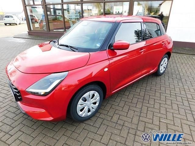 Burning red pearl (rot) Gebraucht 2025 Suzuki Swift Club Kleinwagen | 18.790 € (Etwas zu teuer) - Bild 1/4