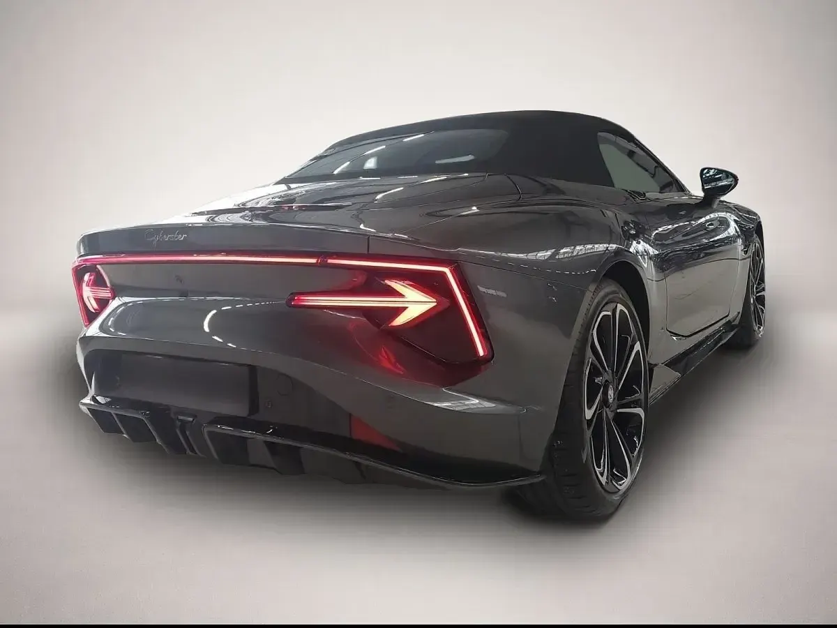 Gebraucht MG Cyberster 375 kW (510 PS) 2026 Grau Cabrio