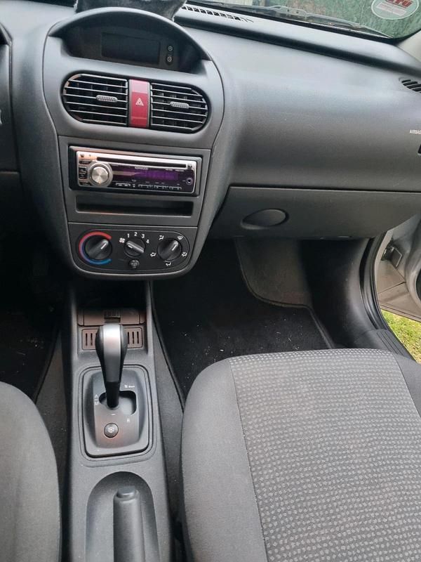 Gebraucht Opel Corsa 90 PS (66 kW) 2004 Silber Kleinwagen