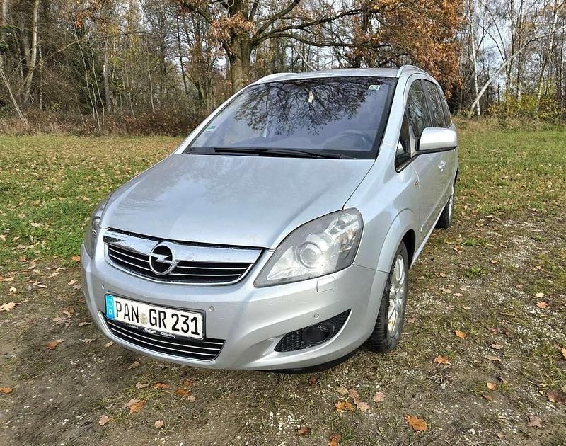 Silber Gebraucht 2010 Opel Zafira Innovation Kombi | 2.500 € (Fairer Preis) - Bild 1/4