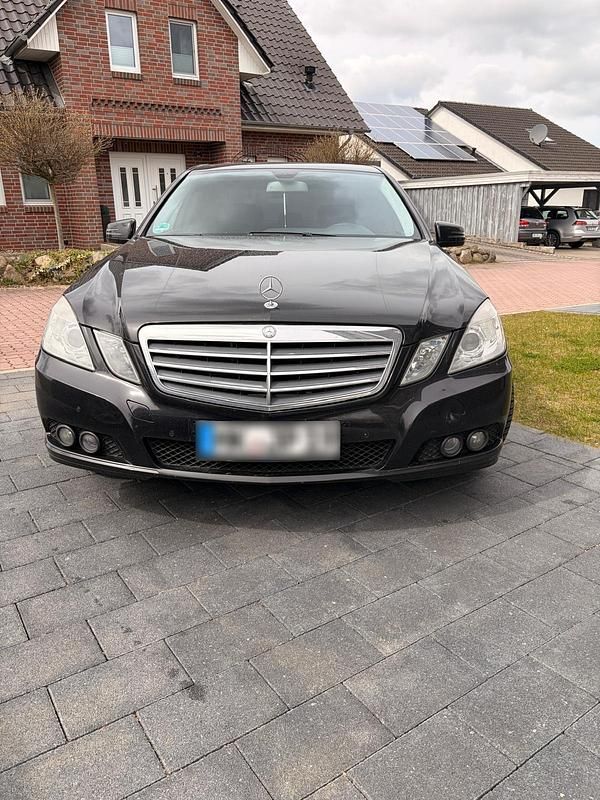 Gebraucht Mercedes E220 170 PS (125 kW) 2009 Schwarz Limousine