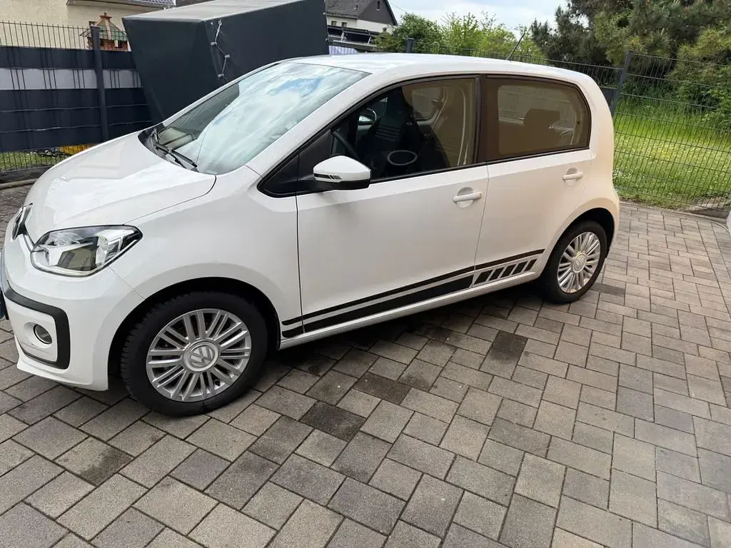 Second-hand VW up! move up! 60 CP (44 kW) 2019 Alb Hatchback