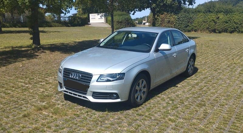 Gebraucht Audi A4 Attraction 160 PS (117 kW) 2009 Grau Limousine