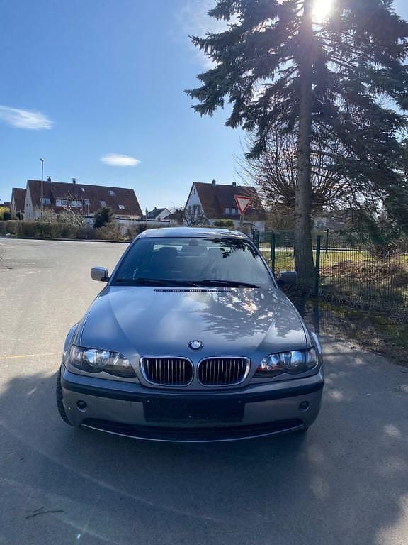 Gebraucht BMW 320 150 PS (110 kW) 2004 Grau Limousine