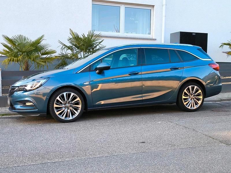 Gebraucht Opel Astra 136 PS (100 kW) 2016 Blau Kombi